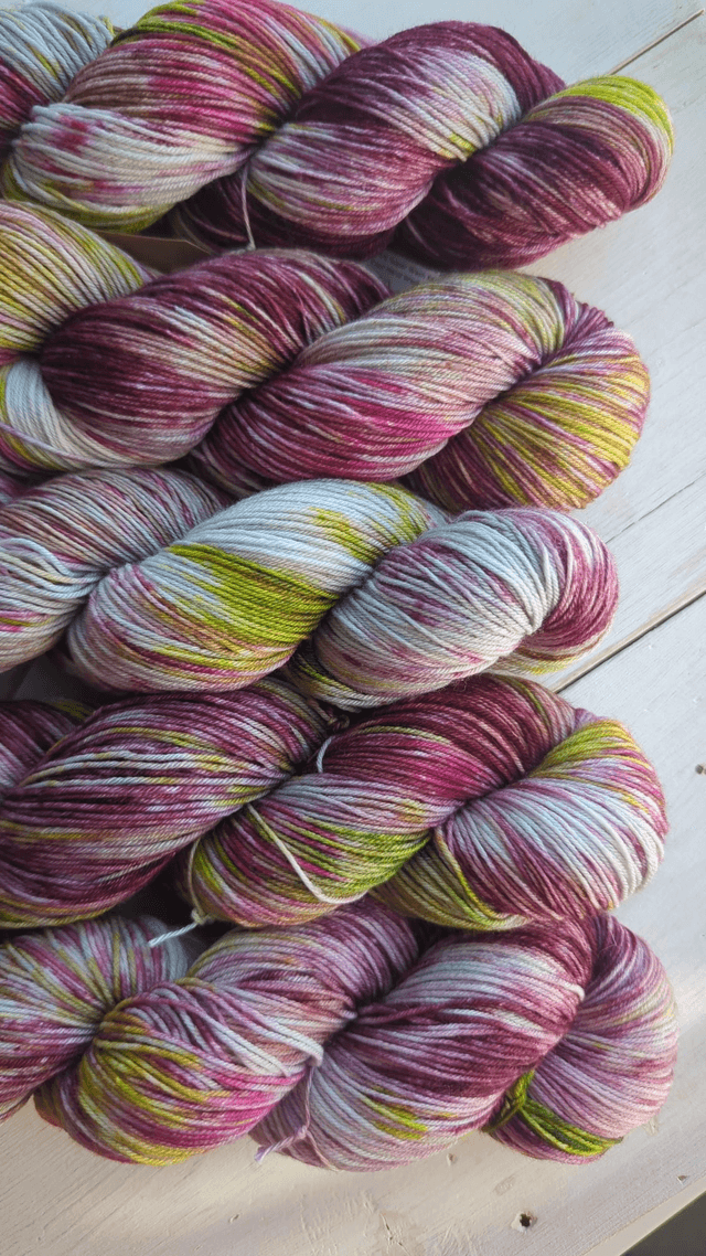 Multi Talented 4ply Mona 100g/400m